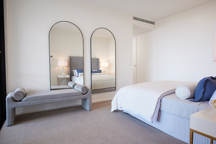 512_2024_RL Callisto_APT_Bed mirrors.jpg